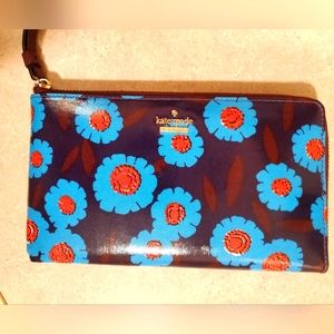 Kate Spade large wristlet